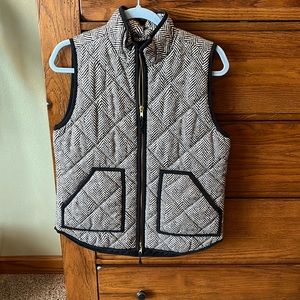 J Crew herringbone quilted vest Size Small